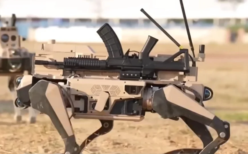 Robotë në vend të ushtarëve  ku  pse  kush kundër kujt 