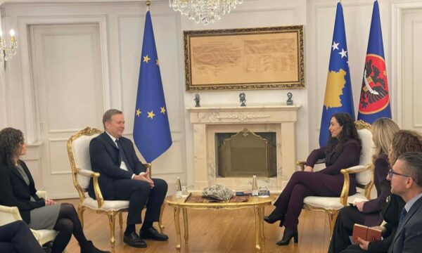 Sorensen e përfundon takimin me Kurtin  takohet me Osmanin