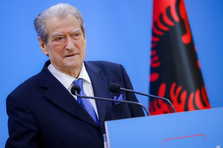 berishet-nen-hetim-shtohen-marrezite-me-komando-e-qeveri-teknike