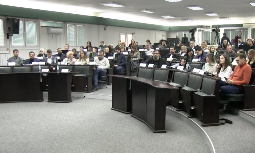 Ziadin Sela braktis AKI në edhe në Qytetin e Shkupit  këshilltari Naim Bajrami do të veproj i pavarur