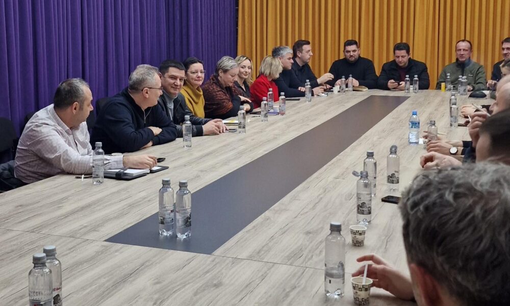 keshilli-per-organizimin-e-kongresit-te-aleances-per-shqiptaret-mbajti-mbledhjen-e-pare