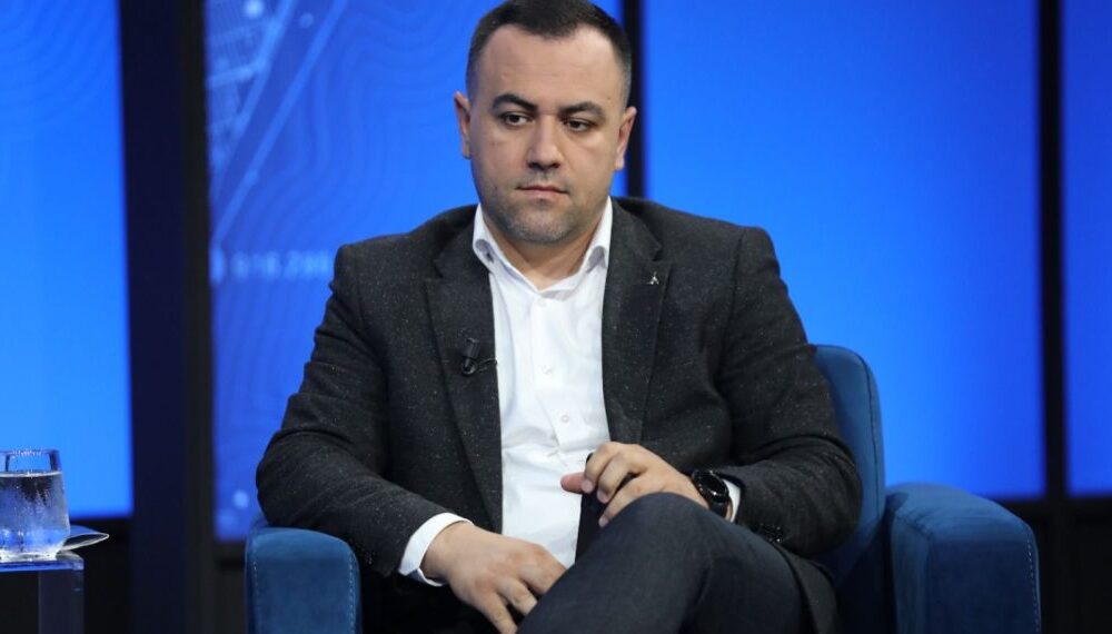 Nga Vladimir Kera  Po sikur Jeffrey Epstein të ishte mysliman   