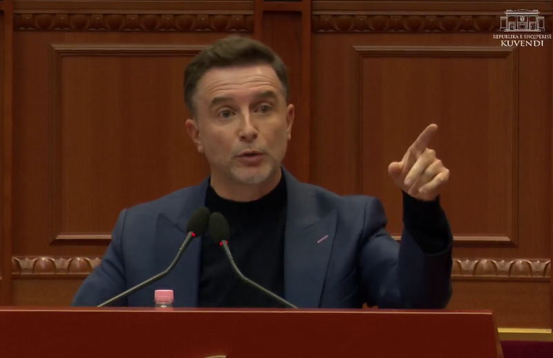 po-rrezon-tarracen-e-pallatit-brace-denoncon-qytetarin-ujesjellesi-t-i-nderprese-ujin-dhe-ta-verifikoje