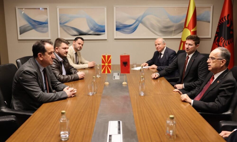 Qoku dhe Bajram Begaj theksojnë përshpejtimin e Korridori 8 dhe forcimin e lidhjeve Tiranë Shkup 