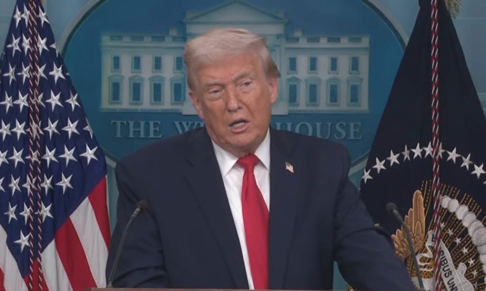 trump-thote-se-amerika-duhet-te-heqe-dore-nga-epstein-mund-te-mos-jete-aq-e-lehte