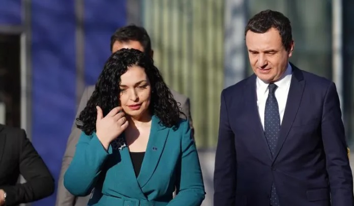  Vjosa Osmani për pesë vite ishte notere personale e Albin Kurtit  s i ka shërbyer qytetarëve 