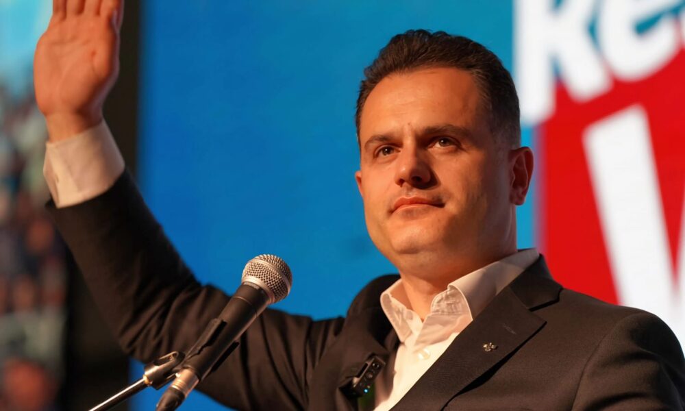 sejdiu-ironizon-me-largimet-ne-aki-kemi-frike-se-edhe-lideret-e-tyre-do-te-vijne-ne-vlen