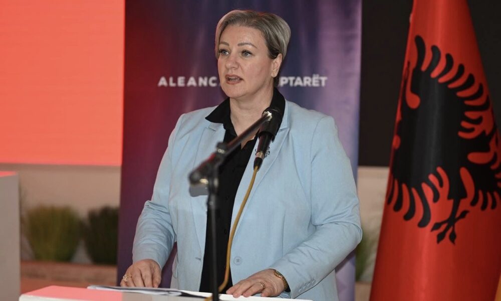 Elfete Ismaili reagon ndaj dhunës në Armatë   Respekt për uniformën do të thotë respekt për njeriun që e mban atë 