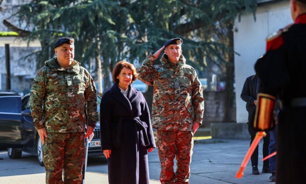 presidentja-siljanovska-davkova-mbledh-keshillin-e-sigurise