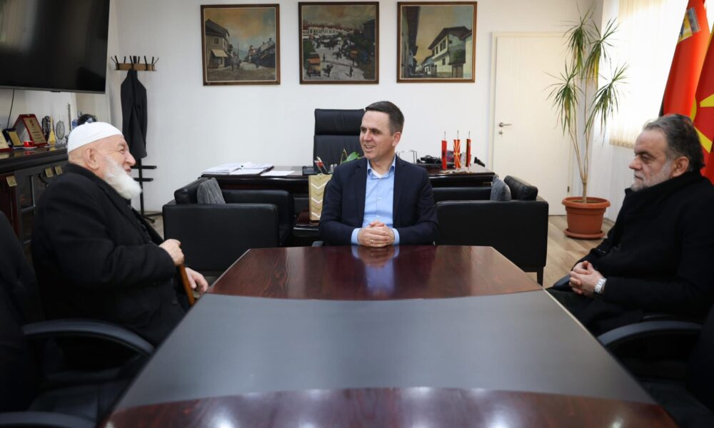 Kasami pret në takim Haxhi Azbiun  Njeri i urtë dhe bujar