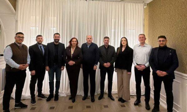 Deputetët e pakicave mblidhen për të treguar se janë gati për Kurti 3  u bashkohet edhe Fikrim Damka që nuk i siguroi votat