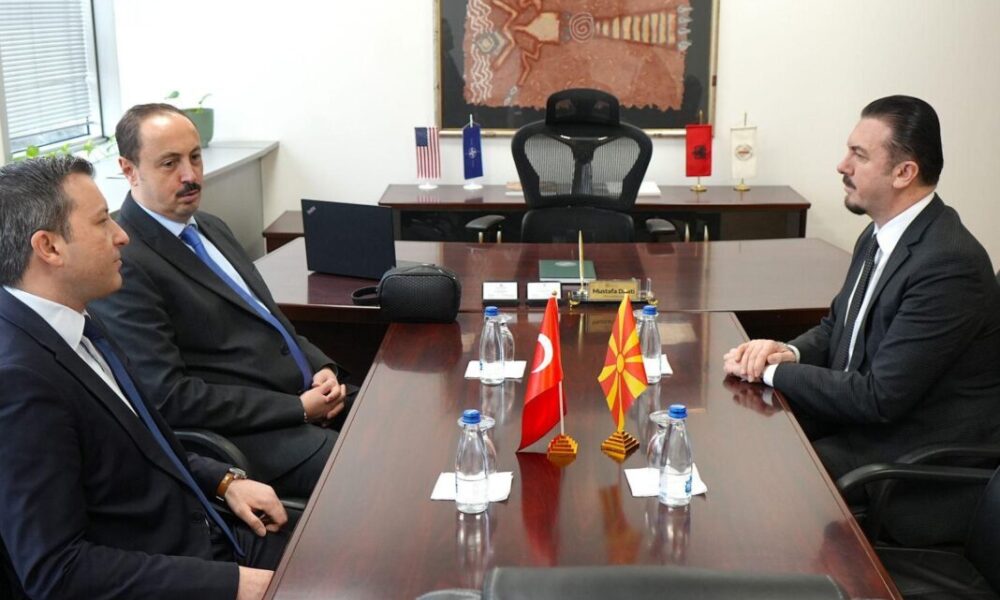 mustafa-dauti-dhe-ambasadori-ulusoj-per-lehtesimin-e-procedurave-doganore