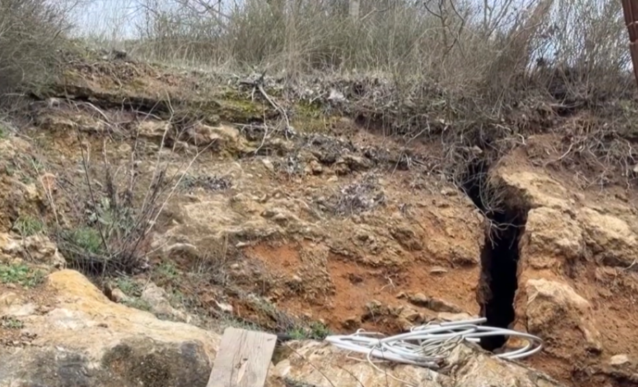 Çarja e tokës vazhdon  banorët në frikë  Dy familje në Likovë ende pa strehë  thërrasin për ndërhyrje urgjente