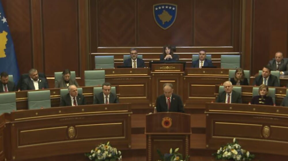 Begaj  Republika e Shqipërisë është me UÇK në dhe komandantët e saj