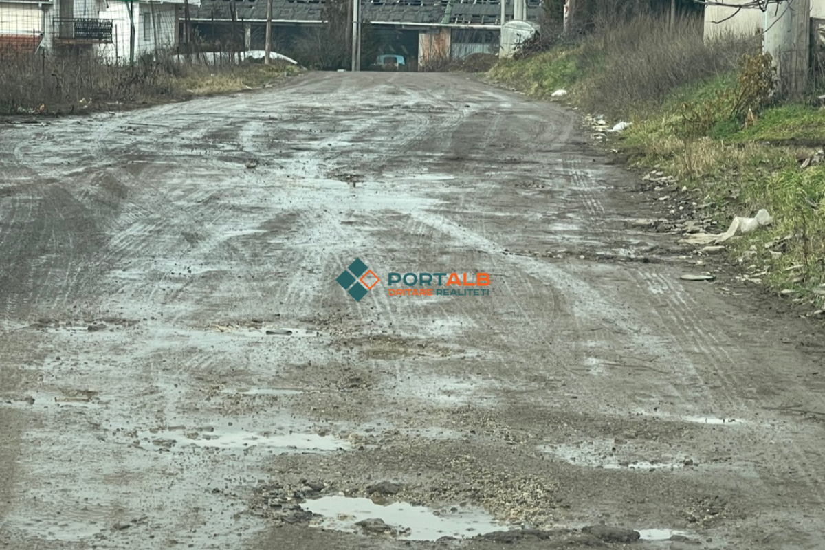 Rruga“Done Bozhinov”, në lagjen e njohur si “Permakove Njive” në Kumanovë. Foto nga Portalb.mk