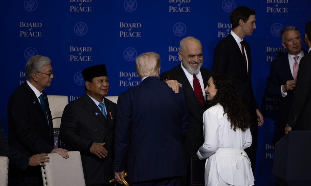 Bordi i Paqes  Rama publikon fotot  Një ditë krenarie për Shqipërinë në Uashington