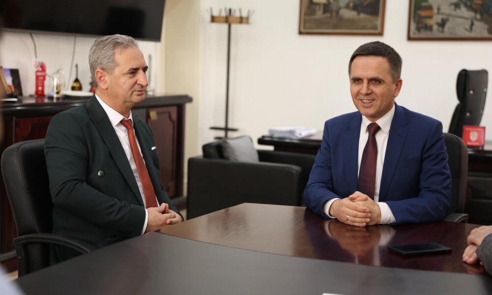 Feti Abazi me Kasamin   Diskutuam për forcimin e bashkëpunimit dhe vendosjen e disperzimit të Zjarrfikësve  edhe në komunën e Bogovinës