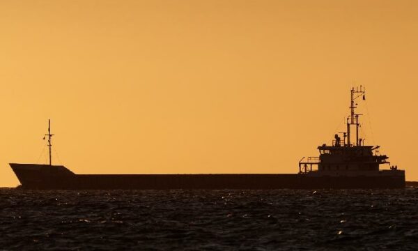 Fundoset një anije iraniane në bregdetin e Sri Lankës