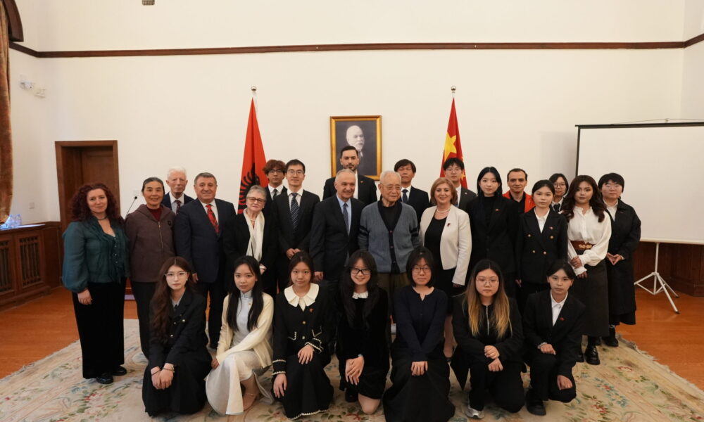 Pekin  Përkujtohen Dritëro Agolli dhe Ismail Kadare  dy kolosët e letërsisë shqipe