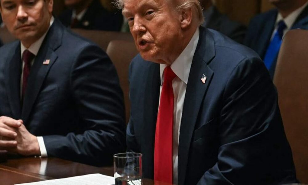 Trump paralajmëron hakmarrje pas sulmit ndaj përfaqësisë amerikane në Rijad