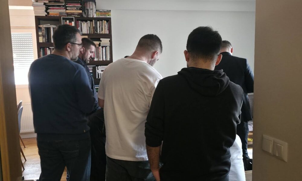 Krimet e rënda zbarkojnë në banesën e Shkëlzen Gashit