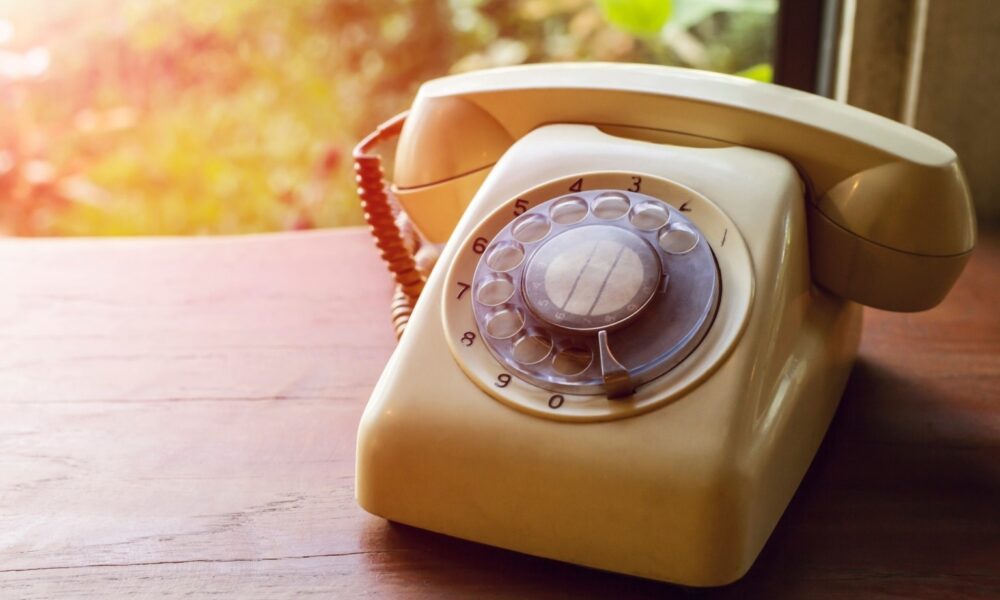 Pse prindërit po rikthejnë telefonat fiks në epokën smartphone ve 