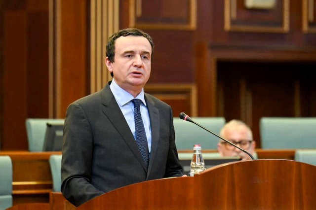 Kurti  zbarkon  në Kuvend   Takim vendimtar me Abdixhikun  a po arrihet marrëveshja për president 