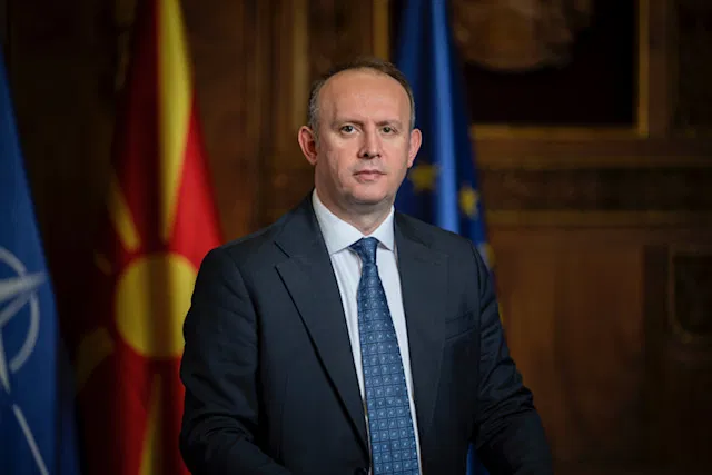 Kryeparlamentari Gashi  Në emrin tim personal dhe të Kuvendit  ju uroj për shumë mote Bajramin e Madh 