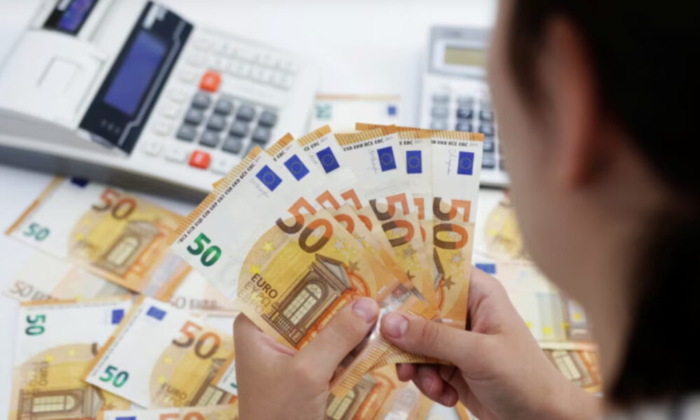 studentet-perballen-me-tatime-per-punen-jashte-vendit