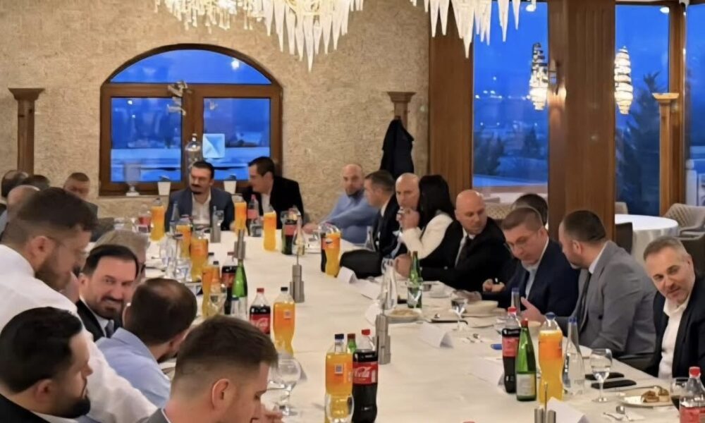 Mickoski në iftar në Kumanovë bashkë me ministra dhe funksionarë