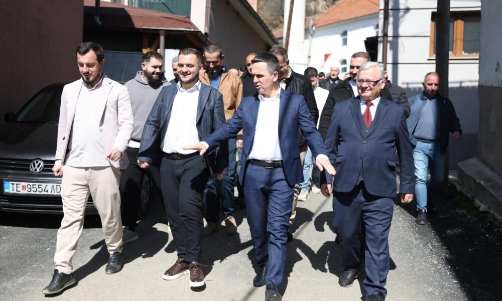 Kasami përuron asfaltimin e rrugës në fshatin Llacë