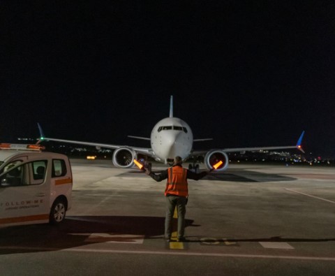 Situata në Lindjen e Mesme  11 kosovarë të evakuuar nga Dubai arrijnë në Aeroportin e Shkupit