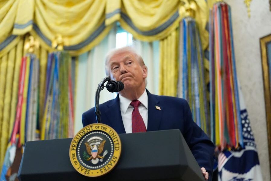 Trump thotë se ShBA ja do ta hapë Ngushticën e Hormuzit  në një mënyrë ose në një tjetër 