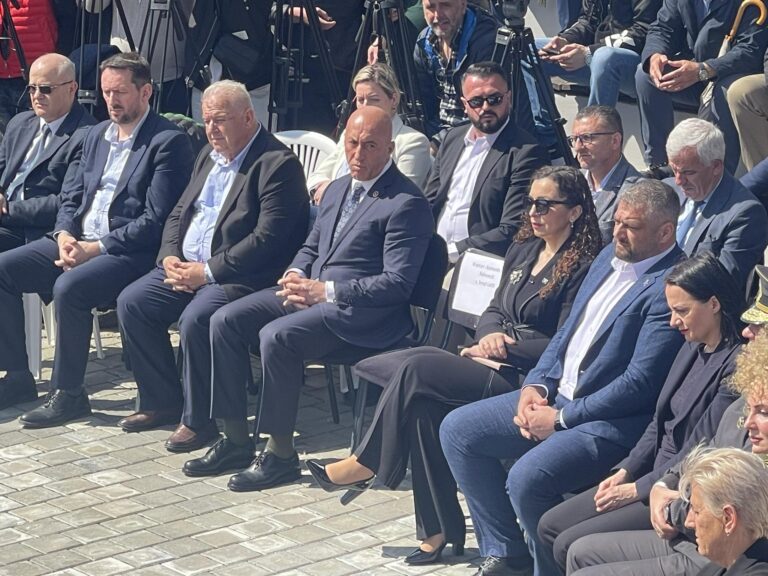 27 vjetori i mas akrës në Krushë të Madhe të Rahovecit  në tubim merr pjesë edhe presidentja