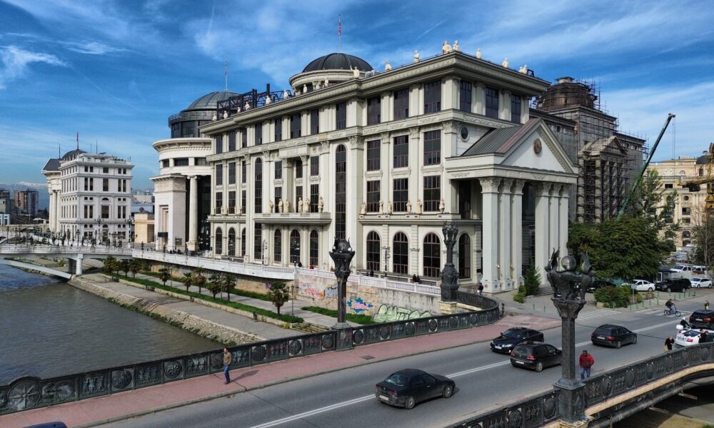 Mbi 150 shtetas të RMV së kërkojnë evakuim nga Izraeli  Katari dhe Emiratet e Bashkuara Arabe