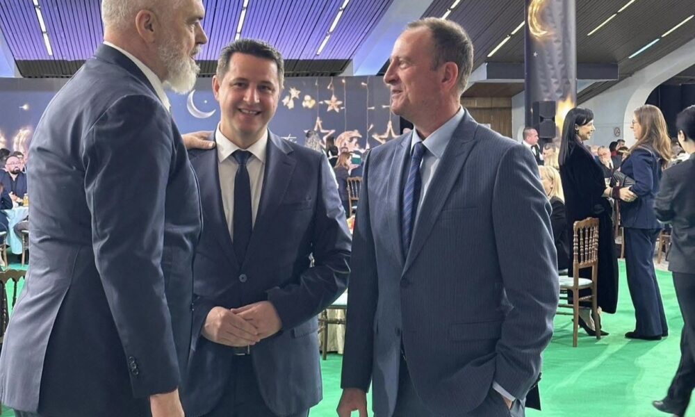 Taravari dhe Limani marrin pjesë në iftarin e organizuar nga Kryeministri i Shqipërisë  Edi Rama në Tiranë