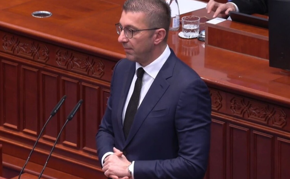 Mickoski  Përpiqem ta mësoj dhe studioj gjuhën shqipe