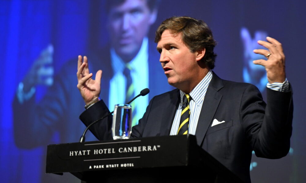 Tucker Carlson guxoi  Trump do burgosjen e tij 