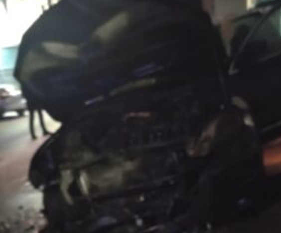 Në orët e hershme të mëngjesit digjet një veturë  Touran  në Tetovë