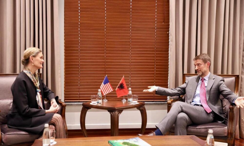 hoxha-takim-me-te-ngarkuaren-me-pune-te-shba-shqiperia-krah-aleateve-per-paqen-nderkombetare