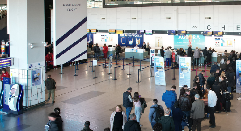 arrestohet-nje-86-vjecar-nga-kosova-ne-aeroportin-e-shkupit-i-gjendet-municion-ne-valixhe