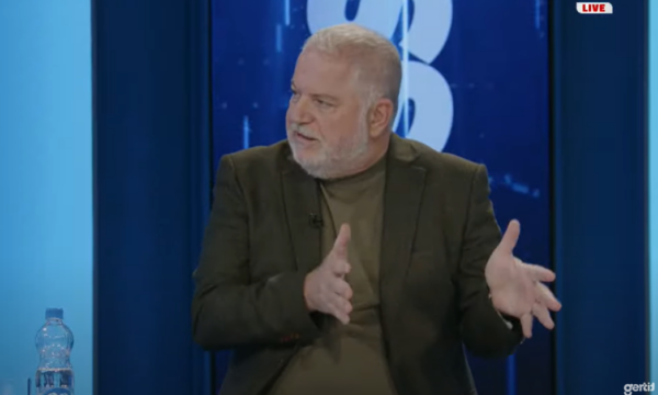 Çudit Haxhiu   Francezët donin ta ndërtonin murin në Mitrovicë  unë i ndalova 