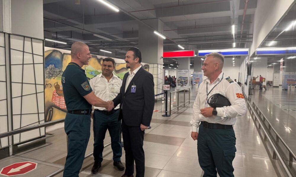 Mustafa Dauti viziton Aeroportin e Shkupit  thekson rëndësinë e modernizimit të shërbimeve doganore