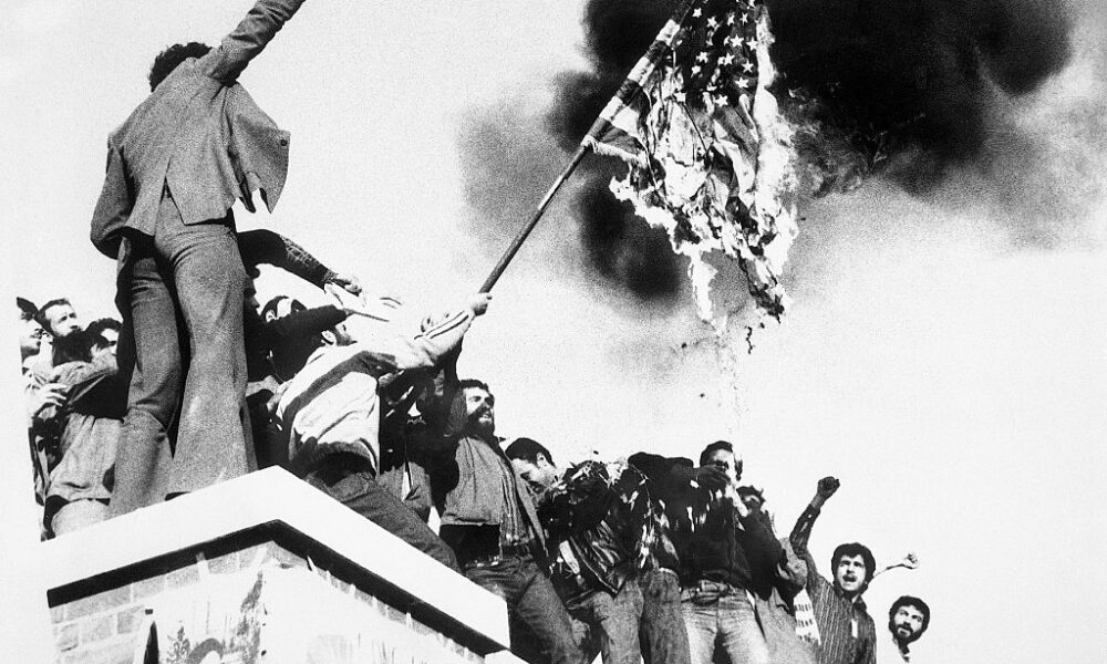 Nga aleatë në armiq të betuar  makthi 444 ditor që ndryshoi raportet Uashington Teheran