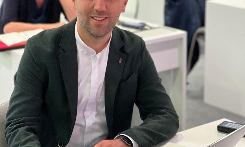 Dafi Muaremi rizgjidhet asambleist në Zürich  Kasami  Aktivist i vyeshëm