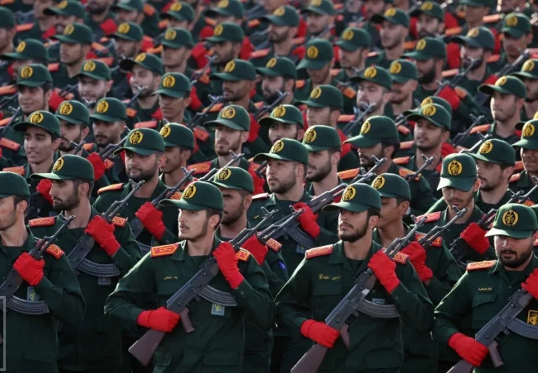 Irani nis mobilizimin  thirrje për sakrificë jete