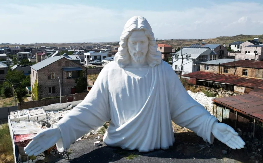 Po vjen Jezusi më i madh në botë  por jo pa kundërshti