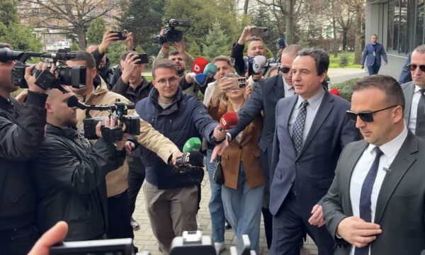 Kurti për emrin e Presidentit  Edhe unë jam kurreshtar  është çështje orësh