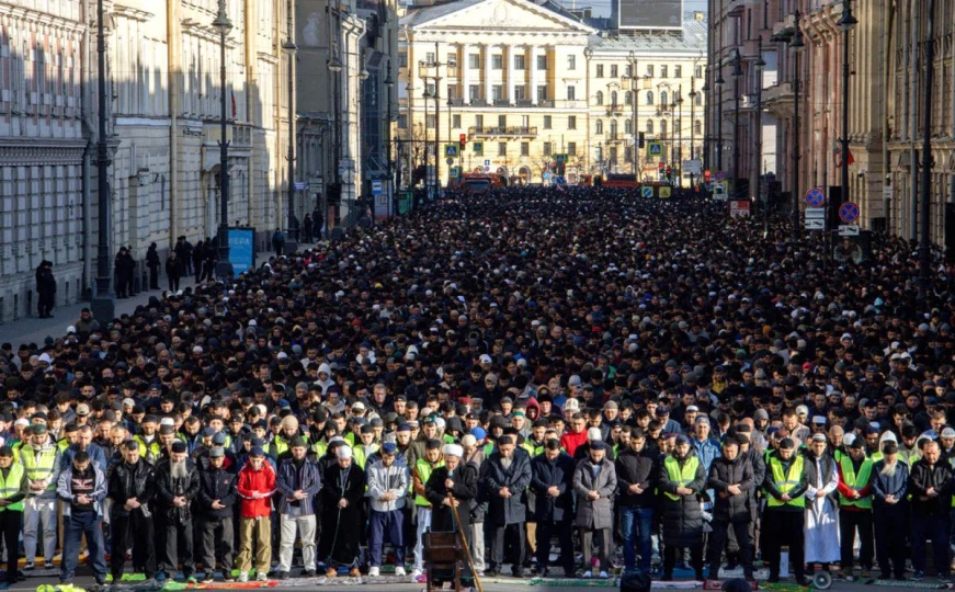 Kur kryeqyteti i Ortodoksisë botërore ngjan me një metropol musliman