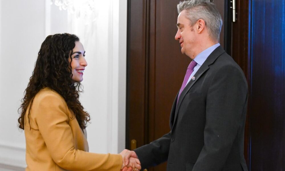 Osmani takohet me Hargreaves  Gjuha kërcënuese e papranueshme në diskursin publik